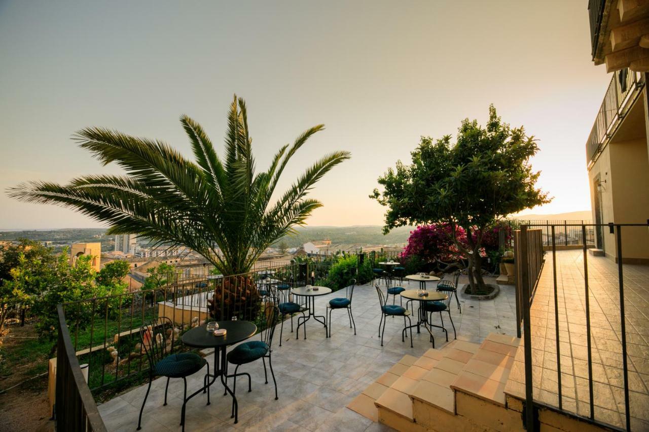 Trigona Garden Suite Noto Ngoại thất bức ảnh